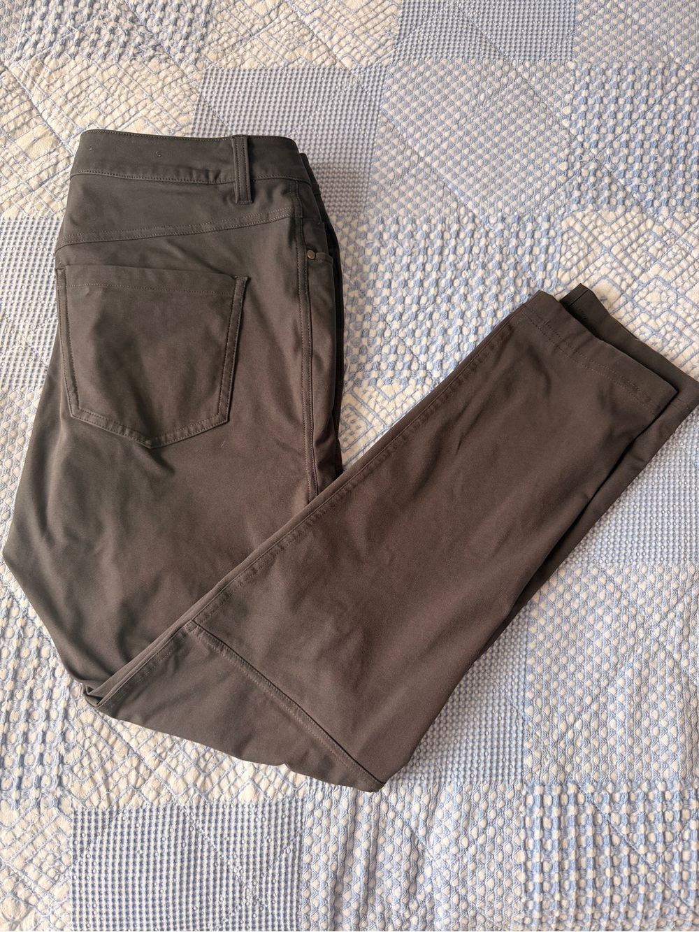 lululemon athletica Men's Dark Gray Chinos 30x30